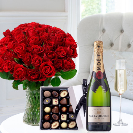 50 Red Roses, Moët & Chandon & 25 Chocolates 