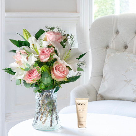 Simply Pink Rose & Lily, Vase & Neom Handbalm