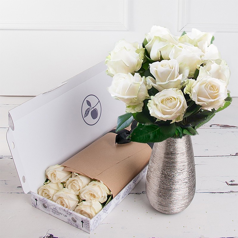 Letterbox Simply White Roses