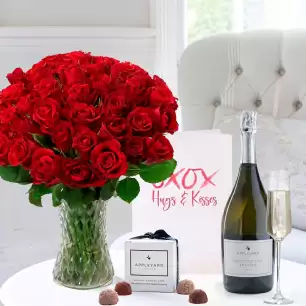 50 Red Roses, Prosecco, 6 Mixed Truffles & Romance Card
