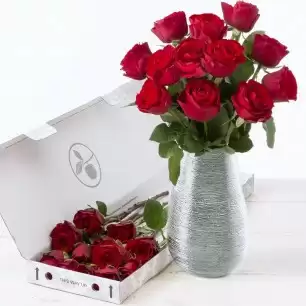Romance Flowers Subscription (Flowers every month, for up to a year)