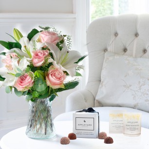 Simply Pink Rose & Lily, 6 Mixed Truffles & Gold Noir Candle (90g)