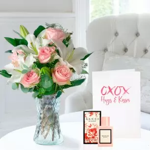 Simply Pink Rose & Lily, Gucci Bloom Eau de Parfum (30ml) & Romance Card
