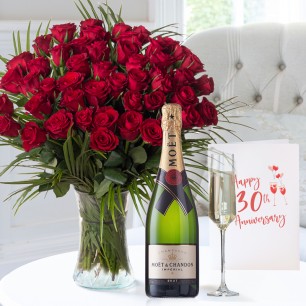 50 Luxury Red Roses, Moët & Chandon (75cl) & 30th Anniversary Card